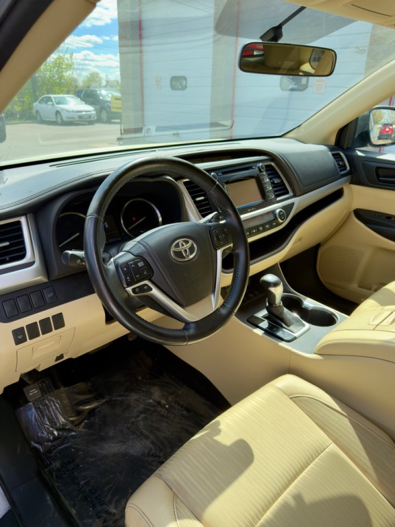 2015 Toyota Highlander Image 4