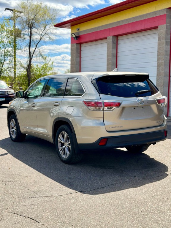 2015 Toyota Highlander Image 6