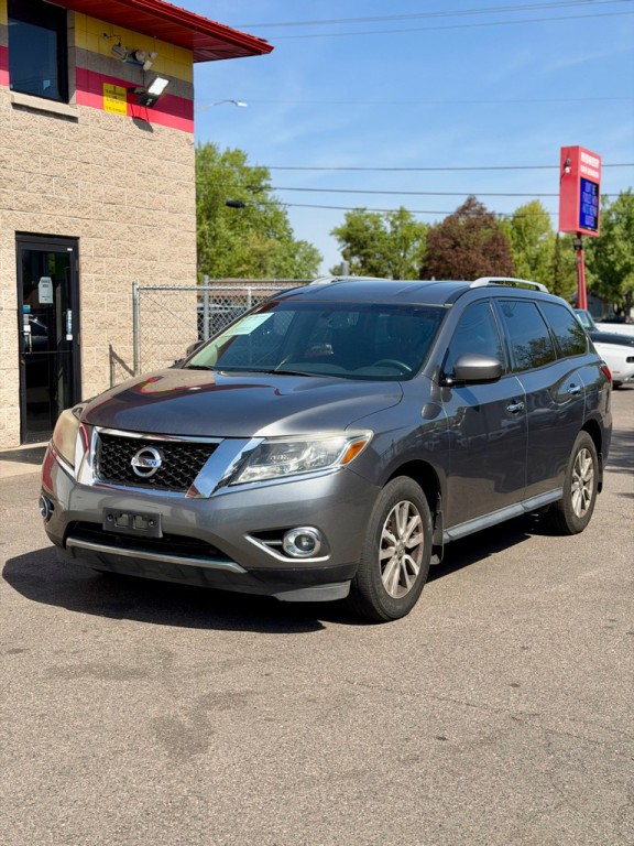 2016 Nissan Pathfinder Image 1