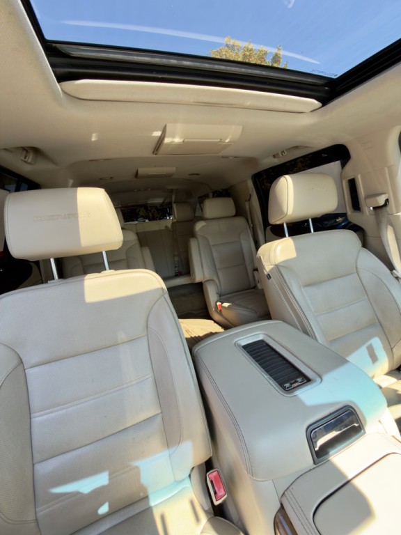 2017 GMC Yukon Image 4