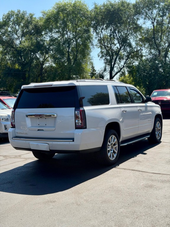 2017 GMC Yukon Image 7