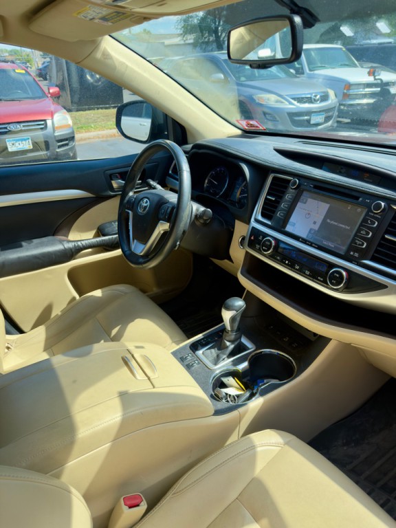 2016 Toyota Highlander Image 3