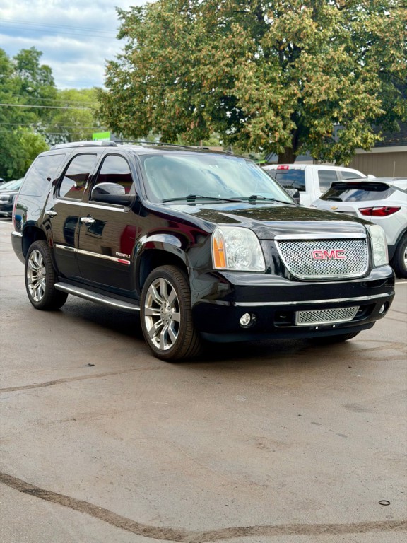 2013 GMC Yukon Image 2