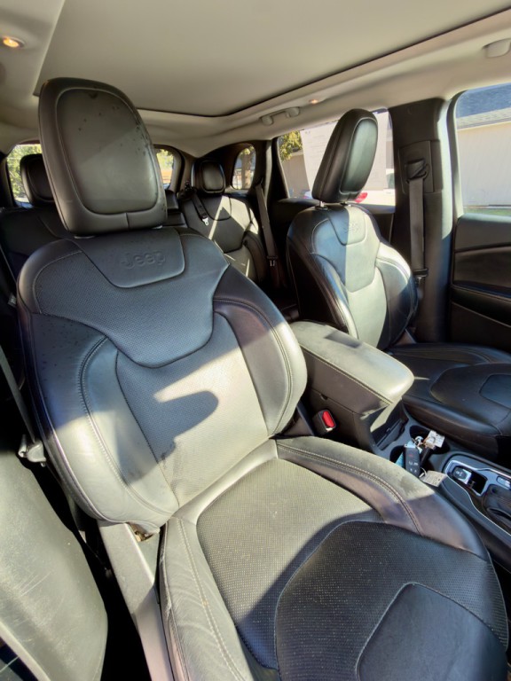 2019 Jeep Cherokee Image 3