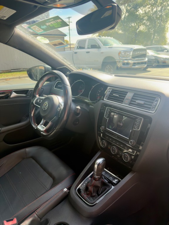 2017 Volkswagen Jetta Image 5