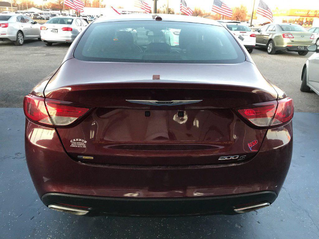 2015 Chrysler 200 Image 5
