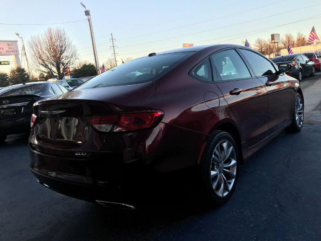 2015 Chrysler 200 Image 6