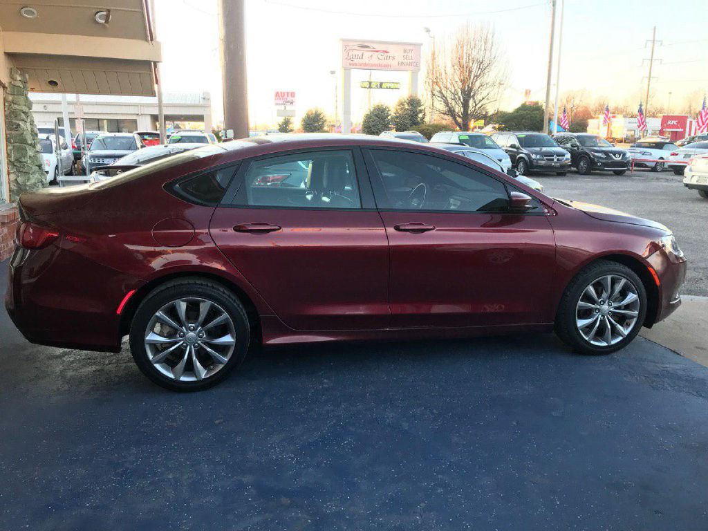 2015 Chrysler 200 Image 7
