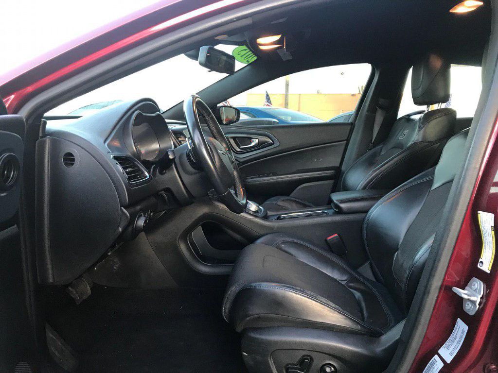2015 Chrysler 200 Image 15