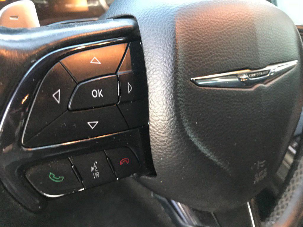 2015 Chrysler 200 Image 31