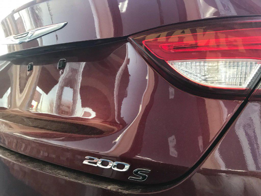 2015 Chrysler 200 Image 32