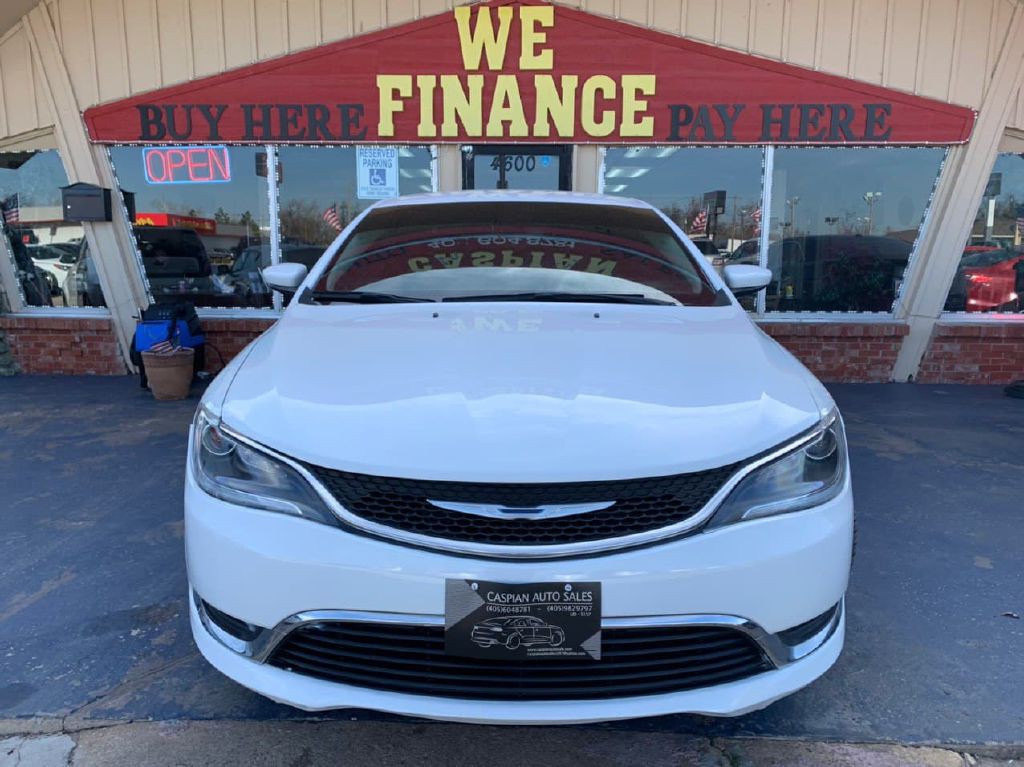 2015 Chrysler 200 Image 2