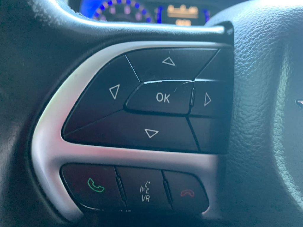 2015 Chrysler 200 Image 21