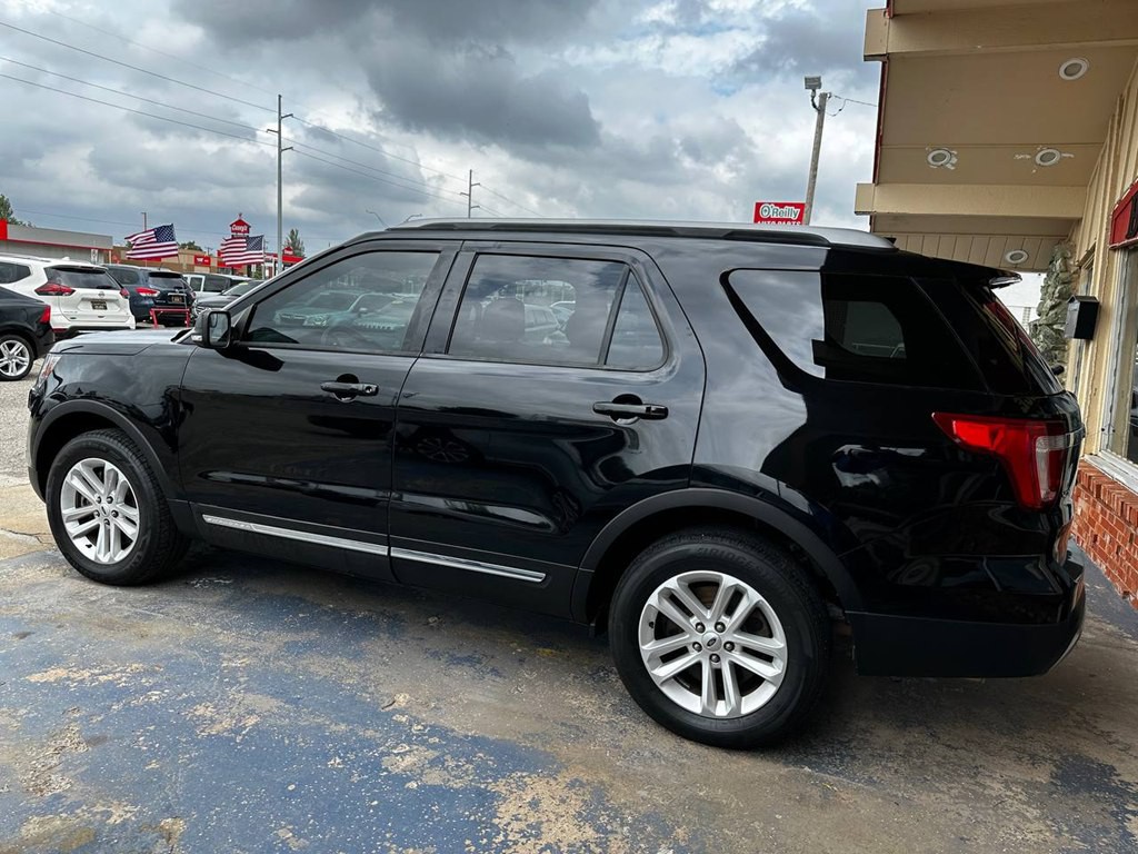 2017 Ford Explorer Image 6
