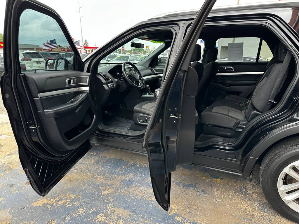 2017 Ford Explorer Image 10