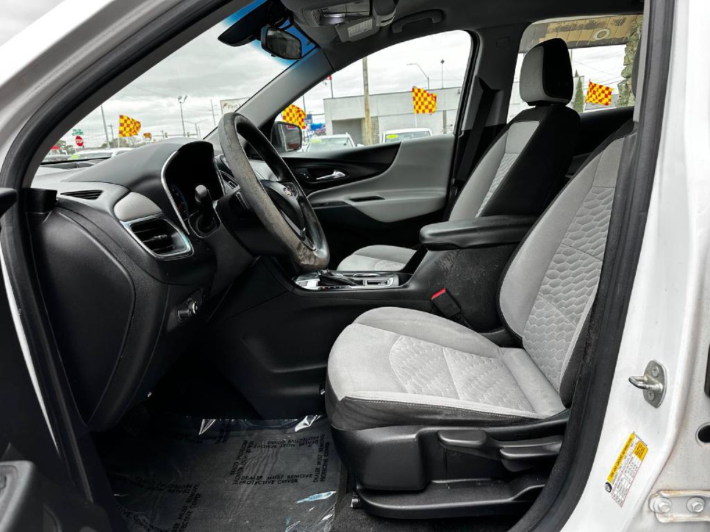 2018 Chevrolet Equinox Image 12