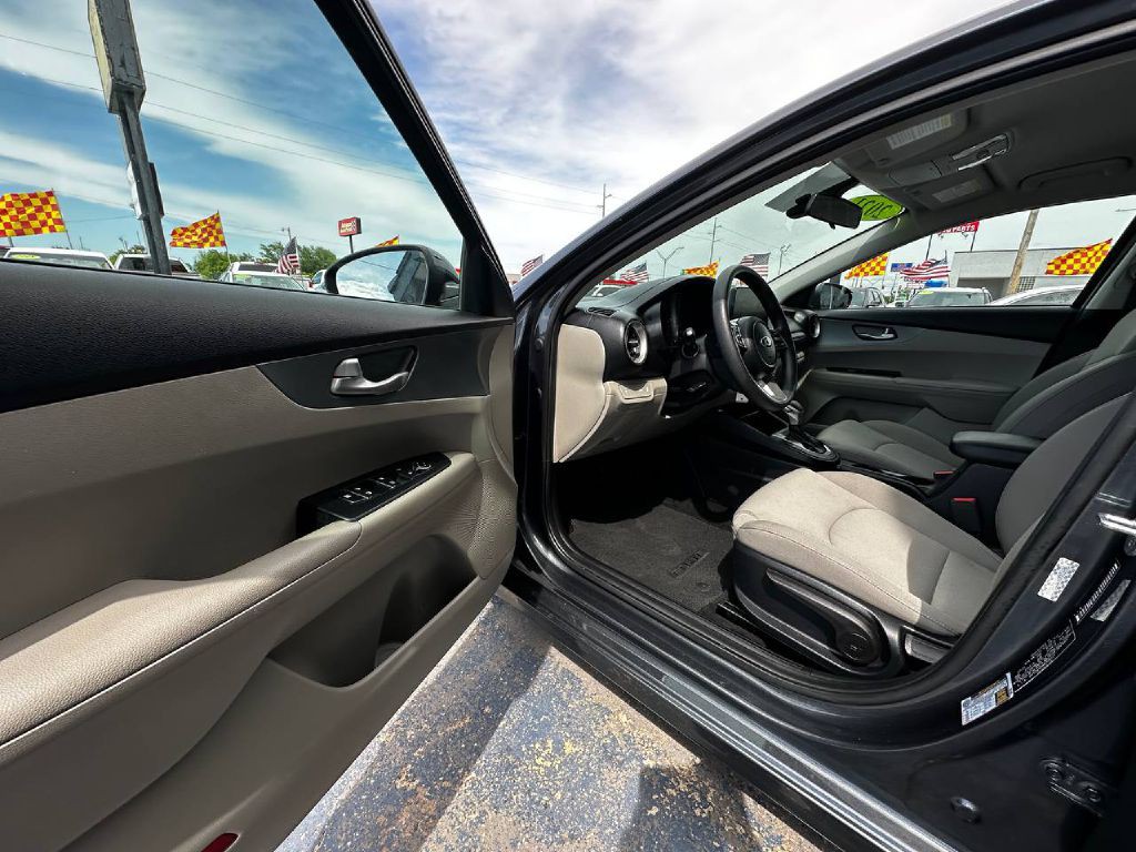2021 Kia Forte Image 11