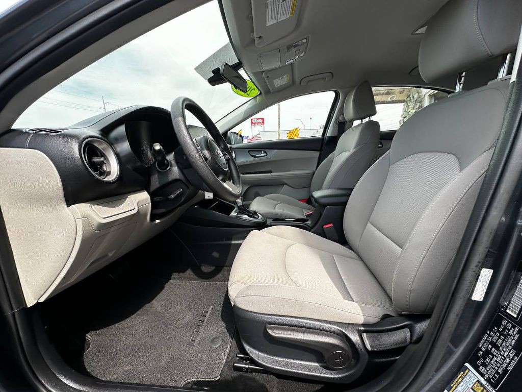 2021 Kia Forte Image 12