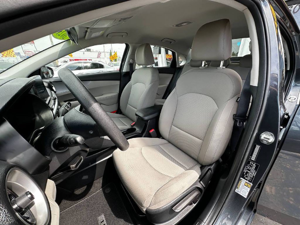 2021 Kia Forte Image 13