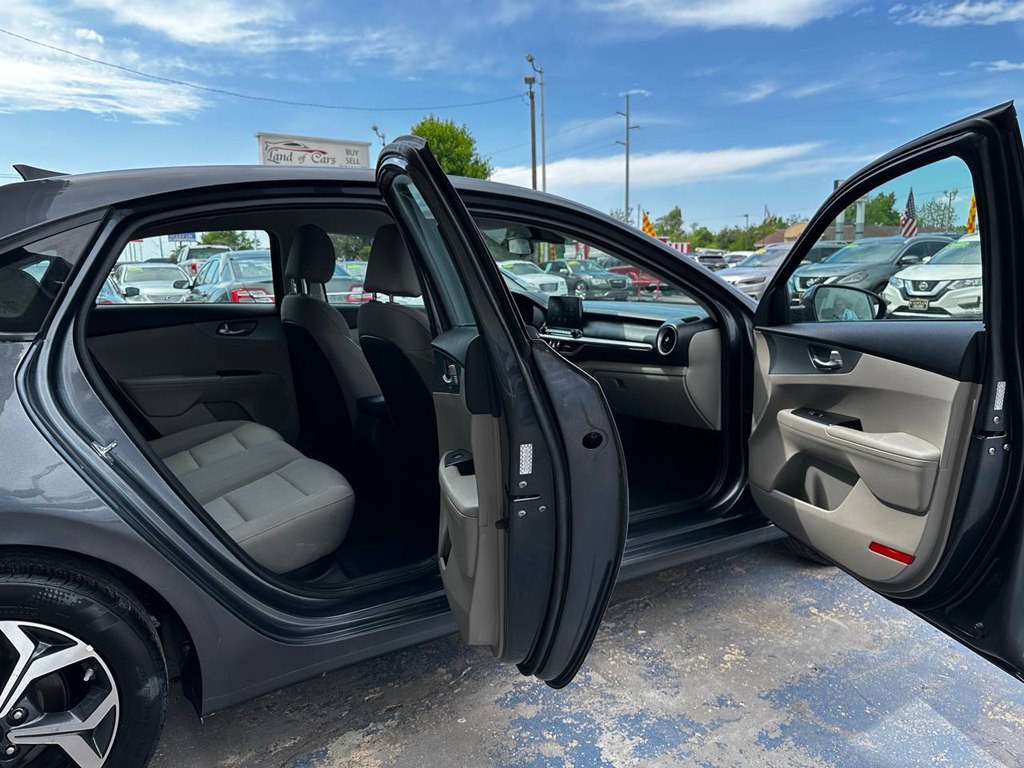 2021 Kia Forte Image 15
