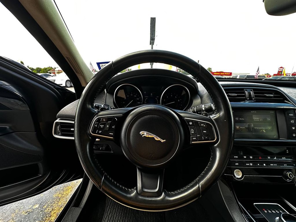 2018 Jaguar XE Image 26