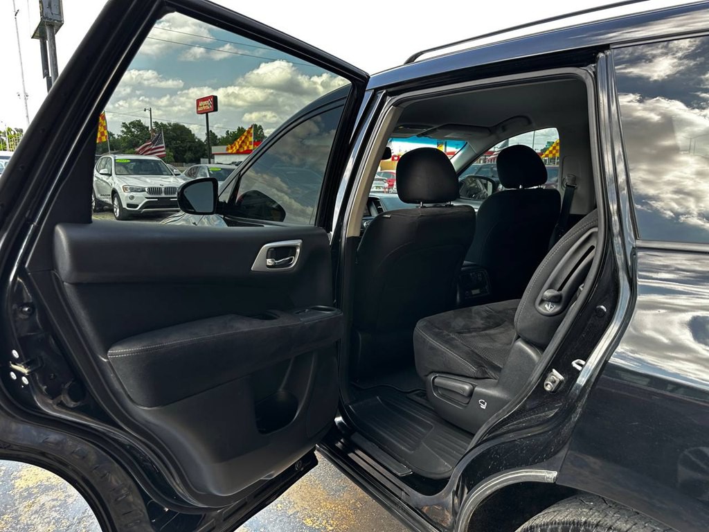 2016 Nissan Pathfinder Image 12