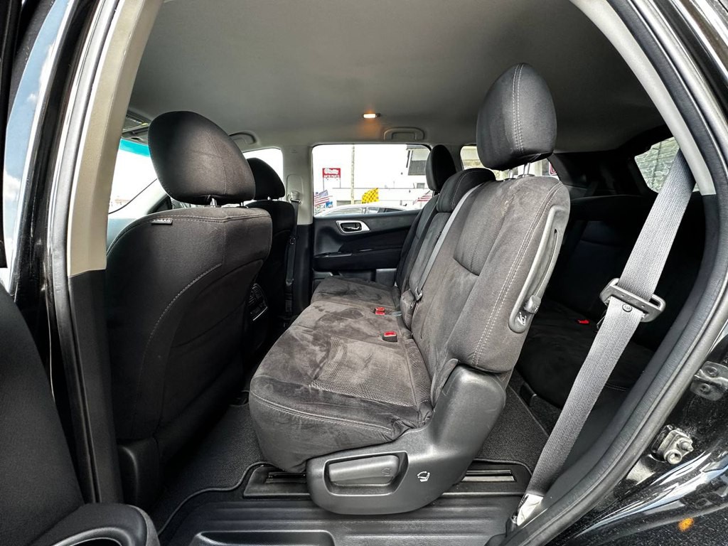 2016 Nissan Pathfinder Image 13
