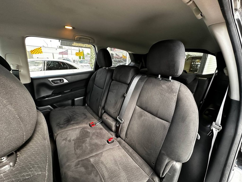 2016 Nissan Pathfinder Image 14