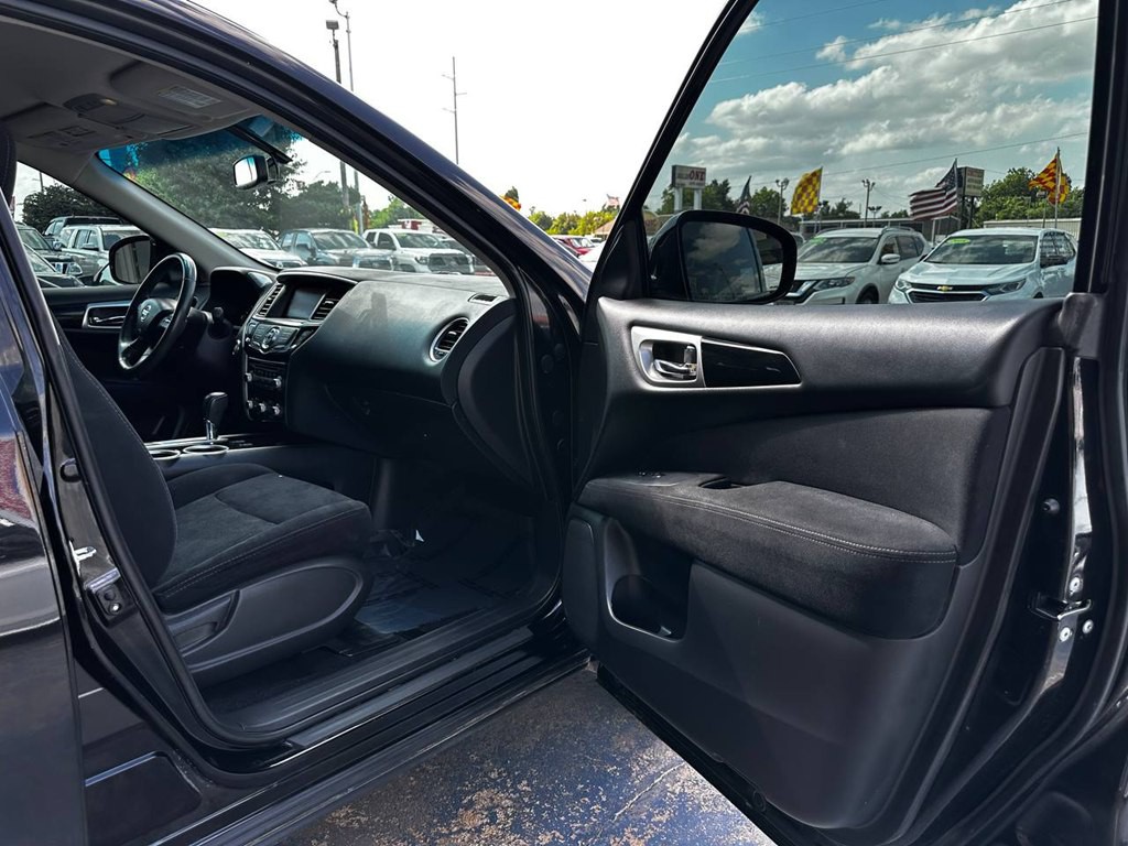 2016 Nissan Pathfinder Image 16
