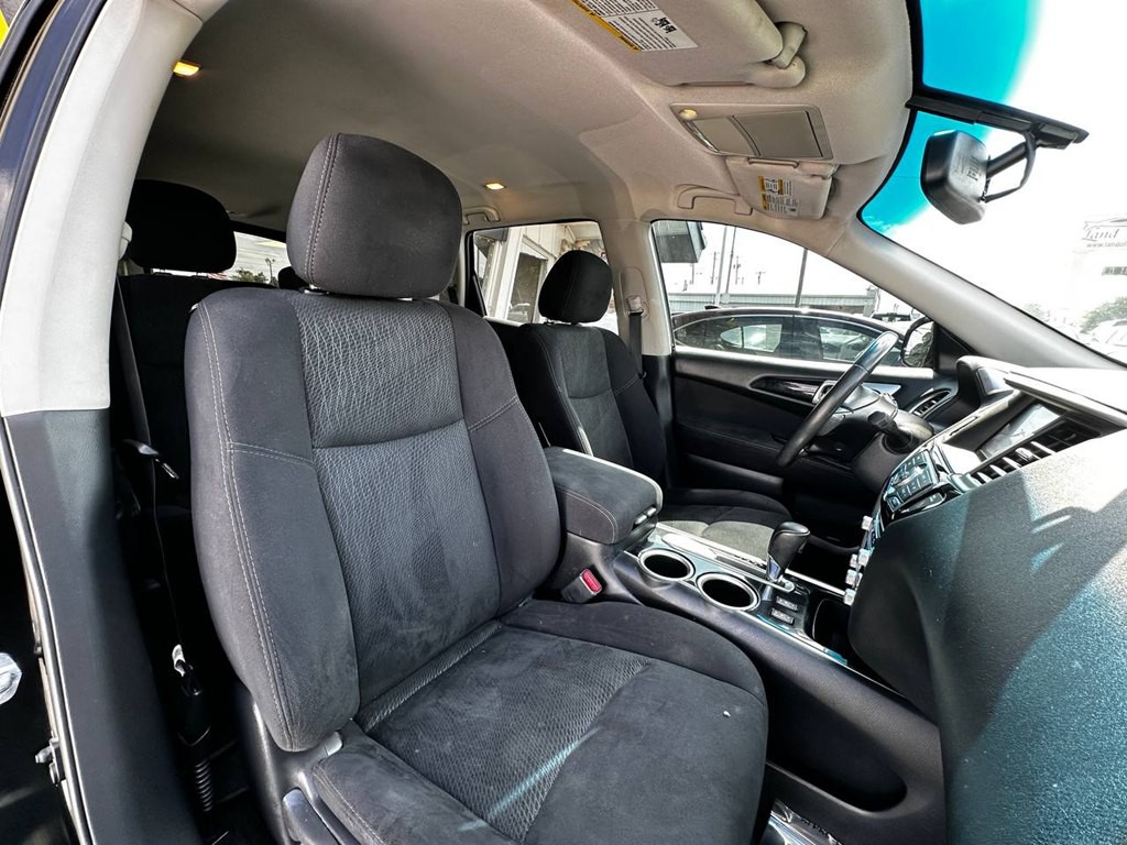 2016 Nissan Pathfinder Image 18