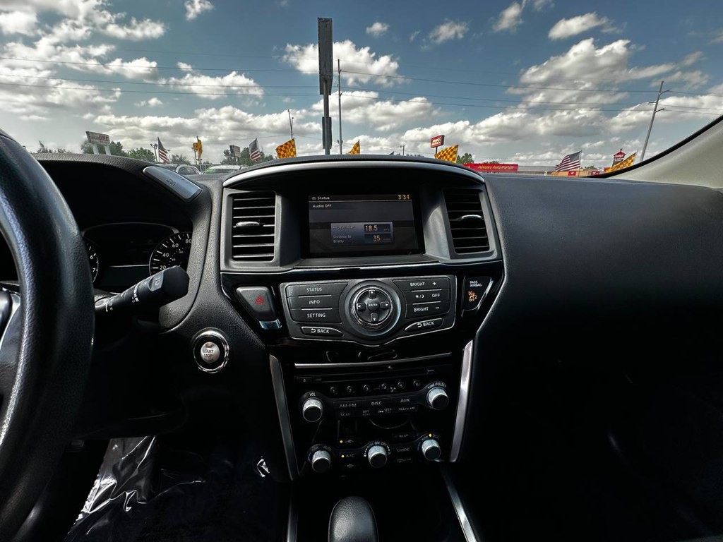 2016 Nissan Pathfinder Image 23