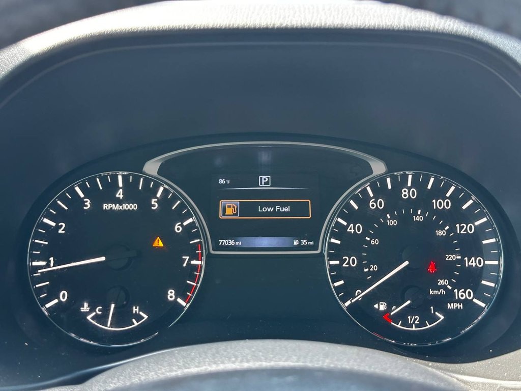 2016 Nissan Pathfinder Image 24