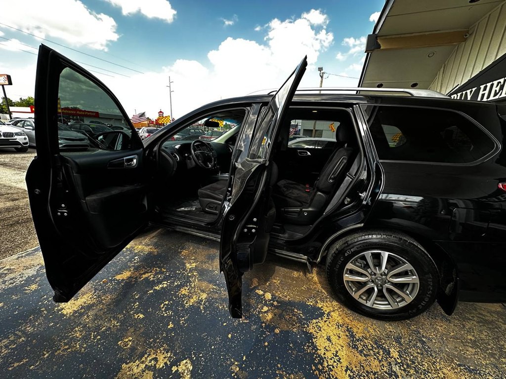 2016 Nissan Pathfinder Image 30