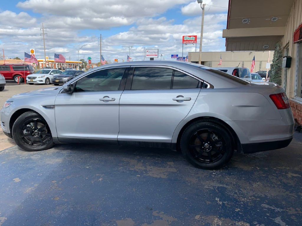 2011 Ford Taurus Image 6