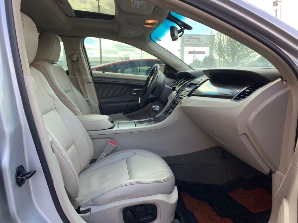 2011 Ford Taurus Image 12