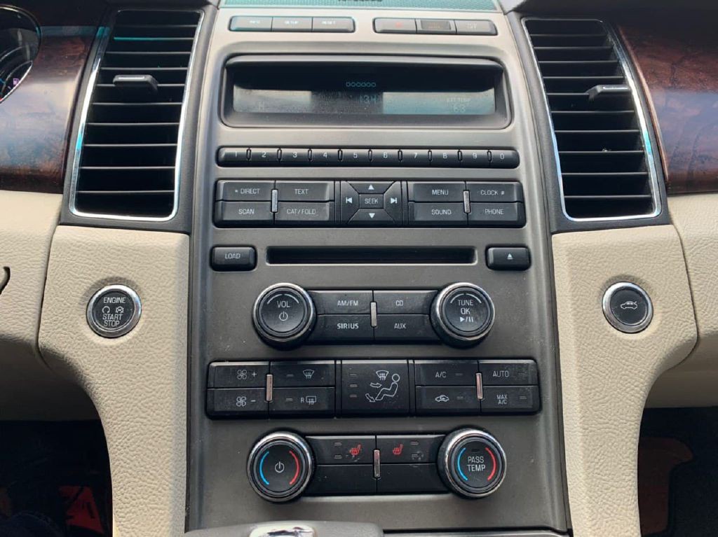 2011 Ford Taurus Image 21