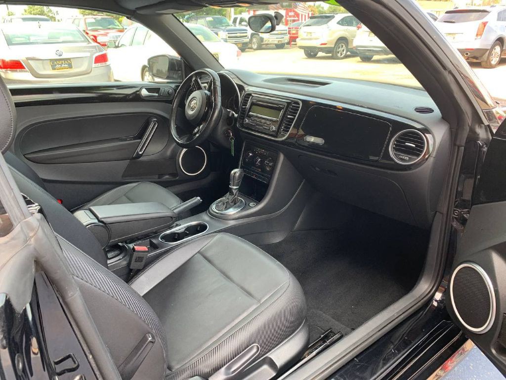 2014 Volkswagen Beetle Image 14