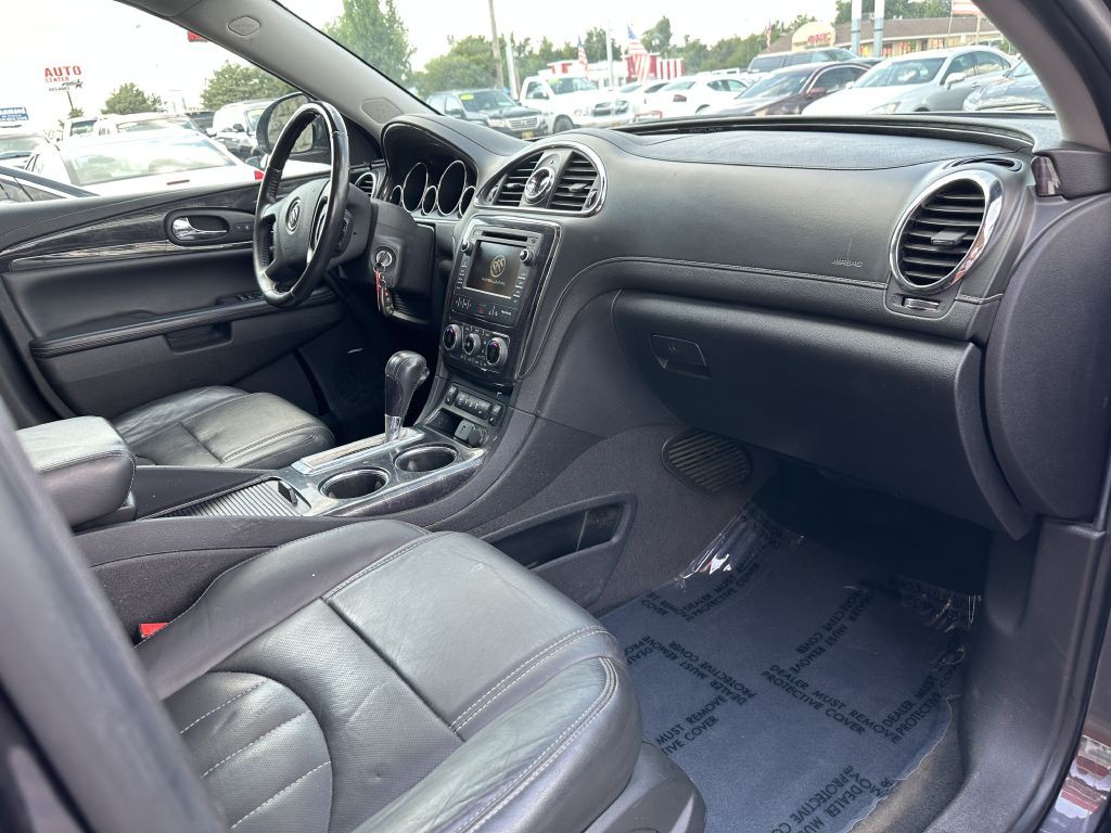 2016 Buick Enclave Image 16