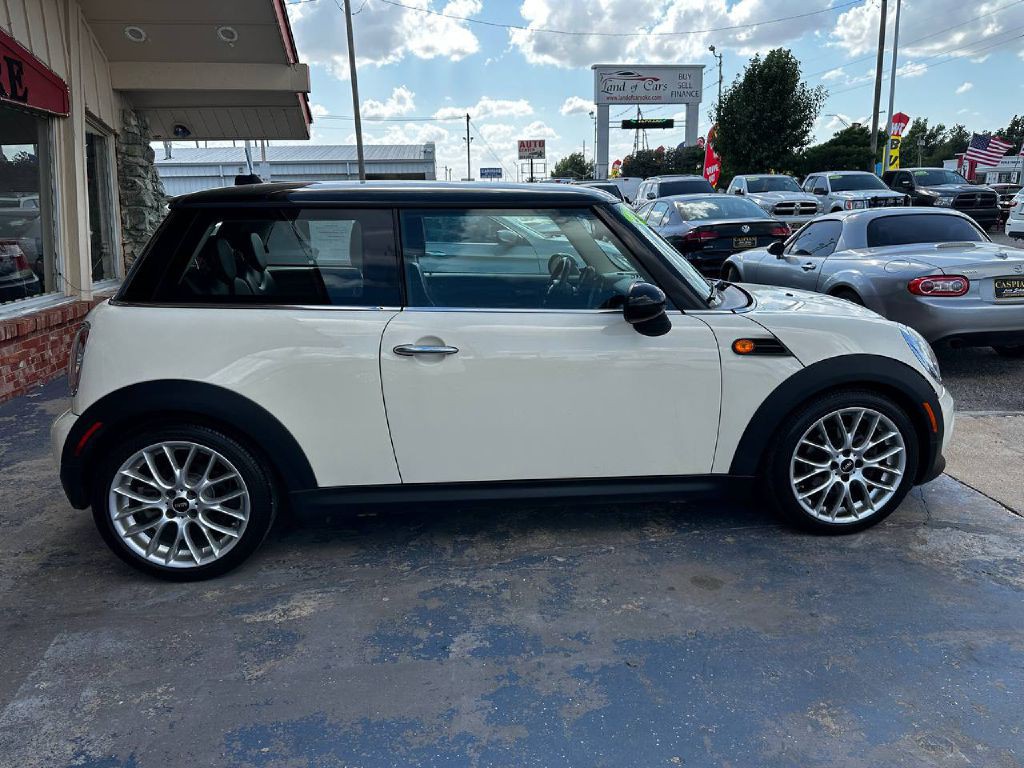 2012 MINI Cooper Image 4