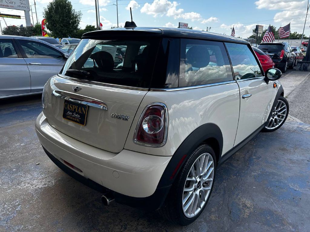 2012 MINI Cooper Image 7