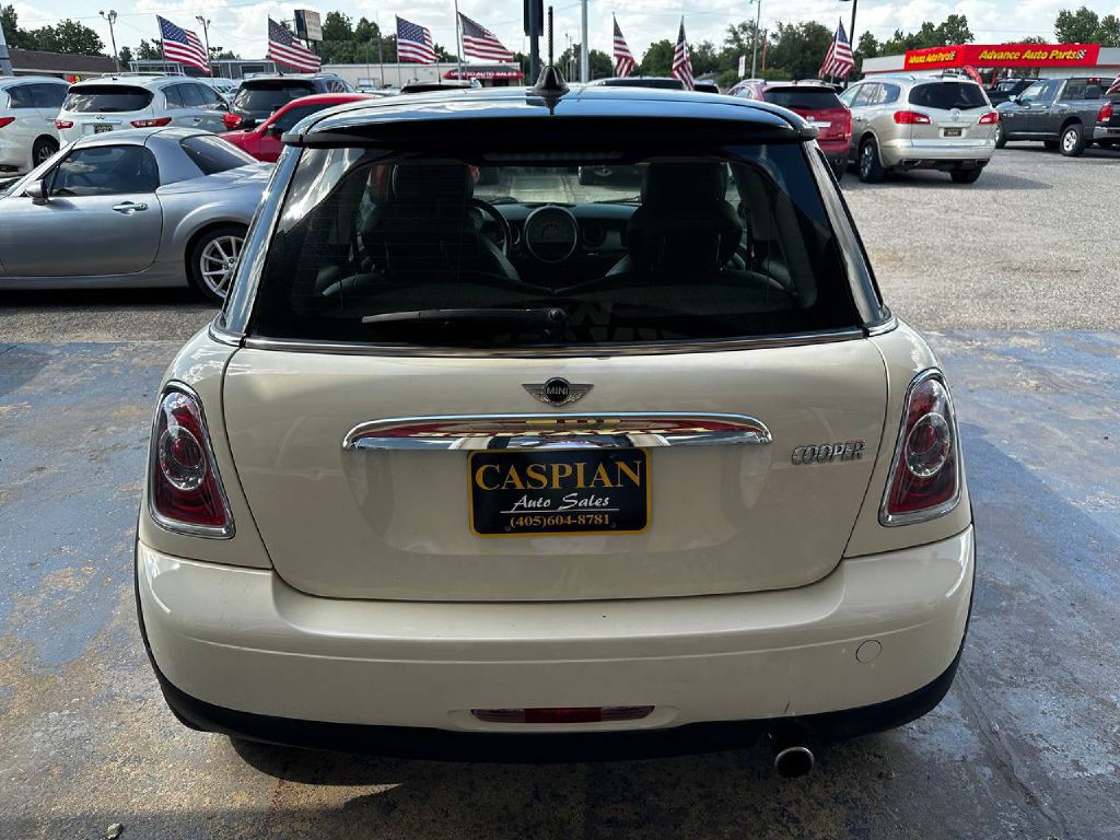 2012 MINI Cooper Image 8
