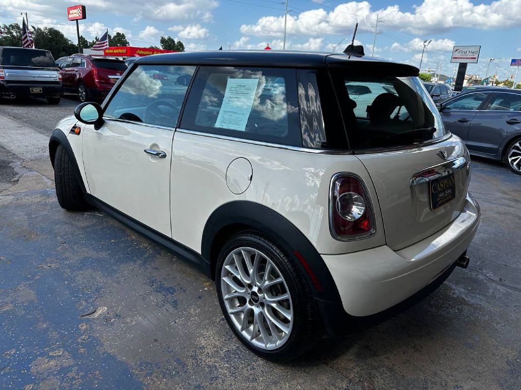 2012 MINI Cooper Image 9