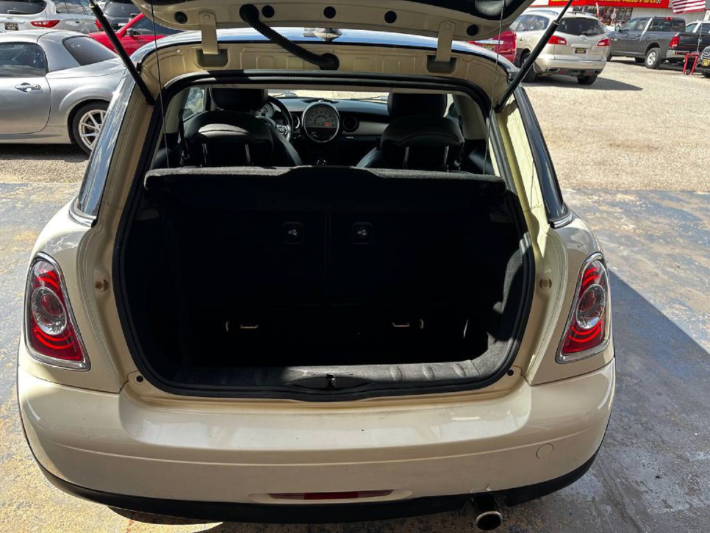 2012 MINI Cooper Image 18