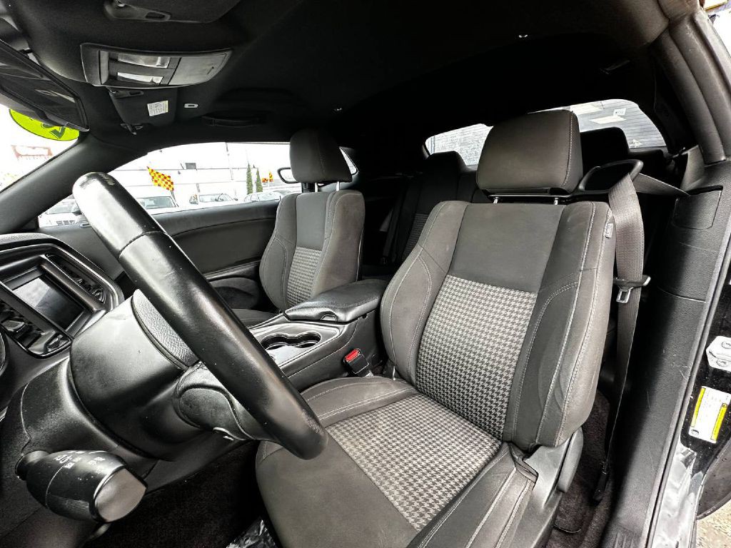 2019 Dodge Challenger Image 12