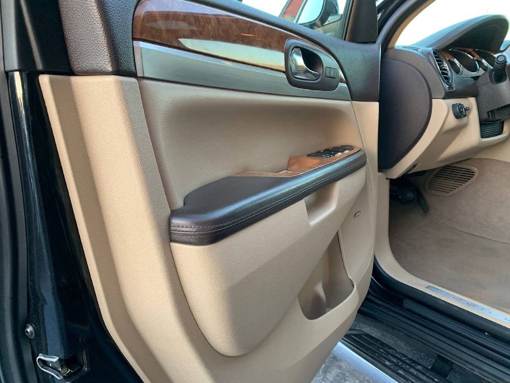 2011 Buick Enclave Image 11