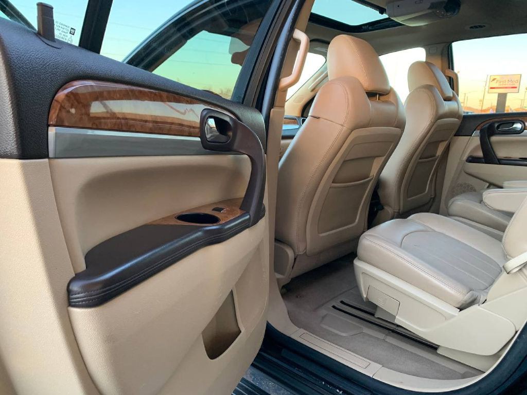 2011 Buick Enclave Image 12