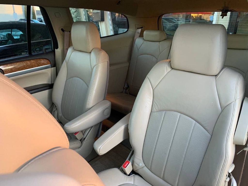 2011 Buick Enclave Image 14