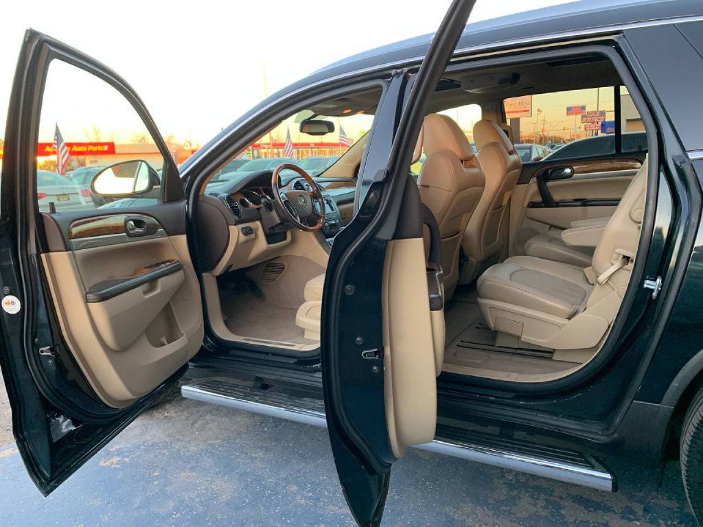 2011 Buick Enclave Image 17