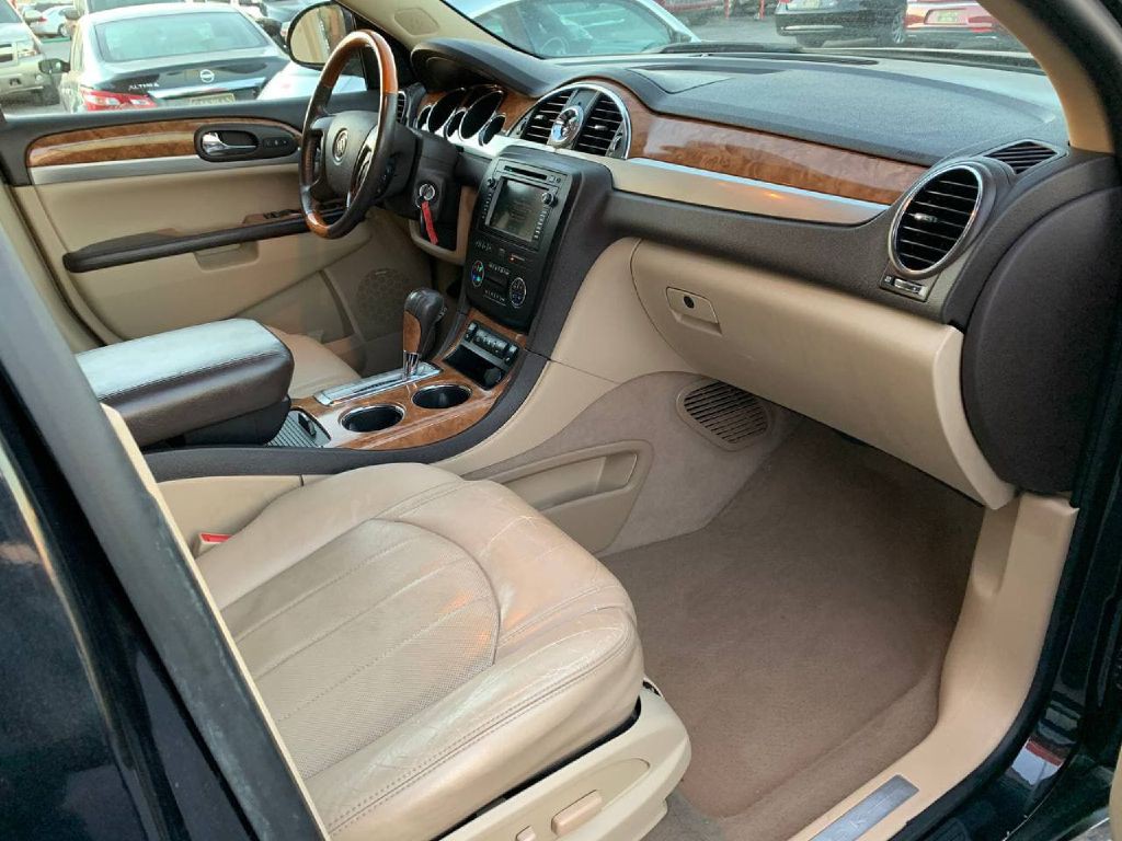 2011 Buick Enclave Image 18