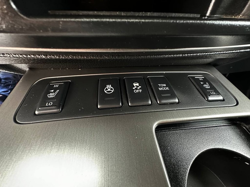 2014 Nissan Armada Image 26